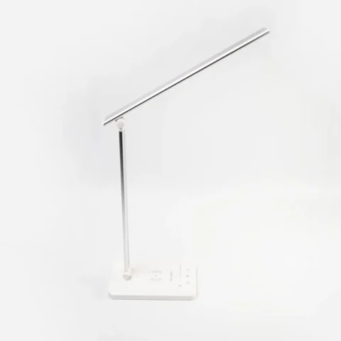 Lámpara de escritorio con cargador inalámbrico por 12,11 € (-52 %) para la vuelta al cole