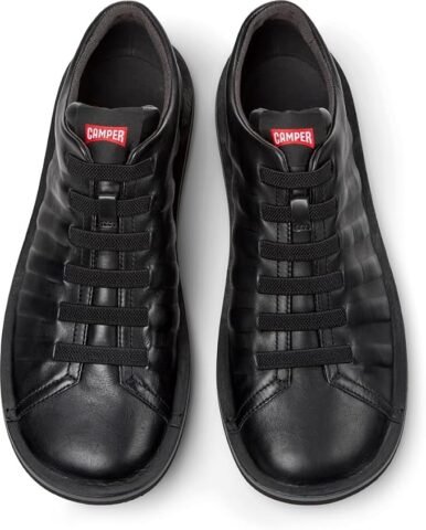 Camper Beetle de piel negra por 110,46 €: un 43 % menos que su precio recomendado