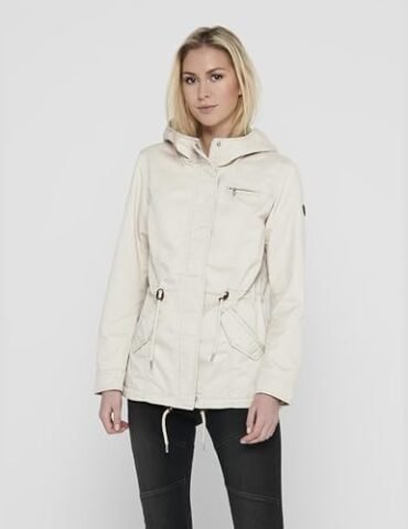 Parka ONLY Onllorca por 41,99 euros: un 30 % menos en la chaqueta de lona con capucha para entretiempo